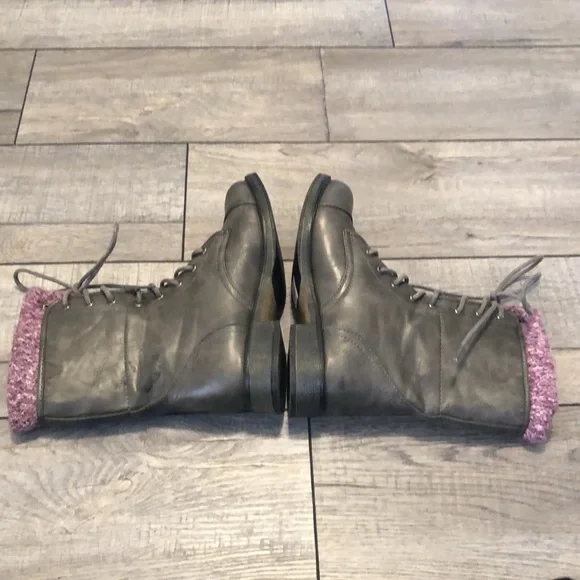 Sketchers combat style lace up booties that can be folded down charcoal brown - Picture 5 of 15